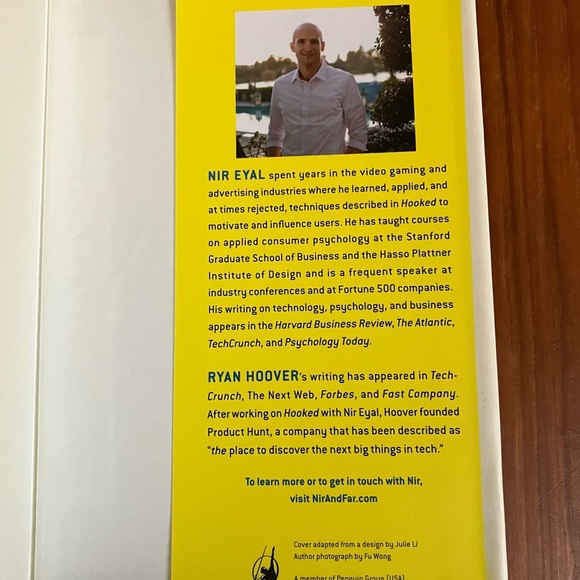 📚Hooked - Picture 3 of 6